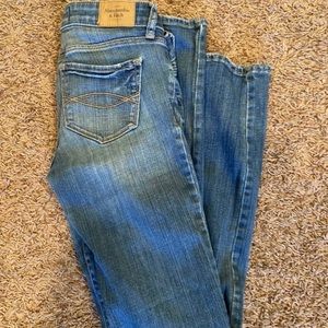 Abercrombie and Fitch Jeans 2R